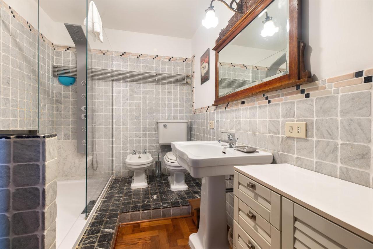 Apartment Via Del Teatro Pace