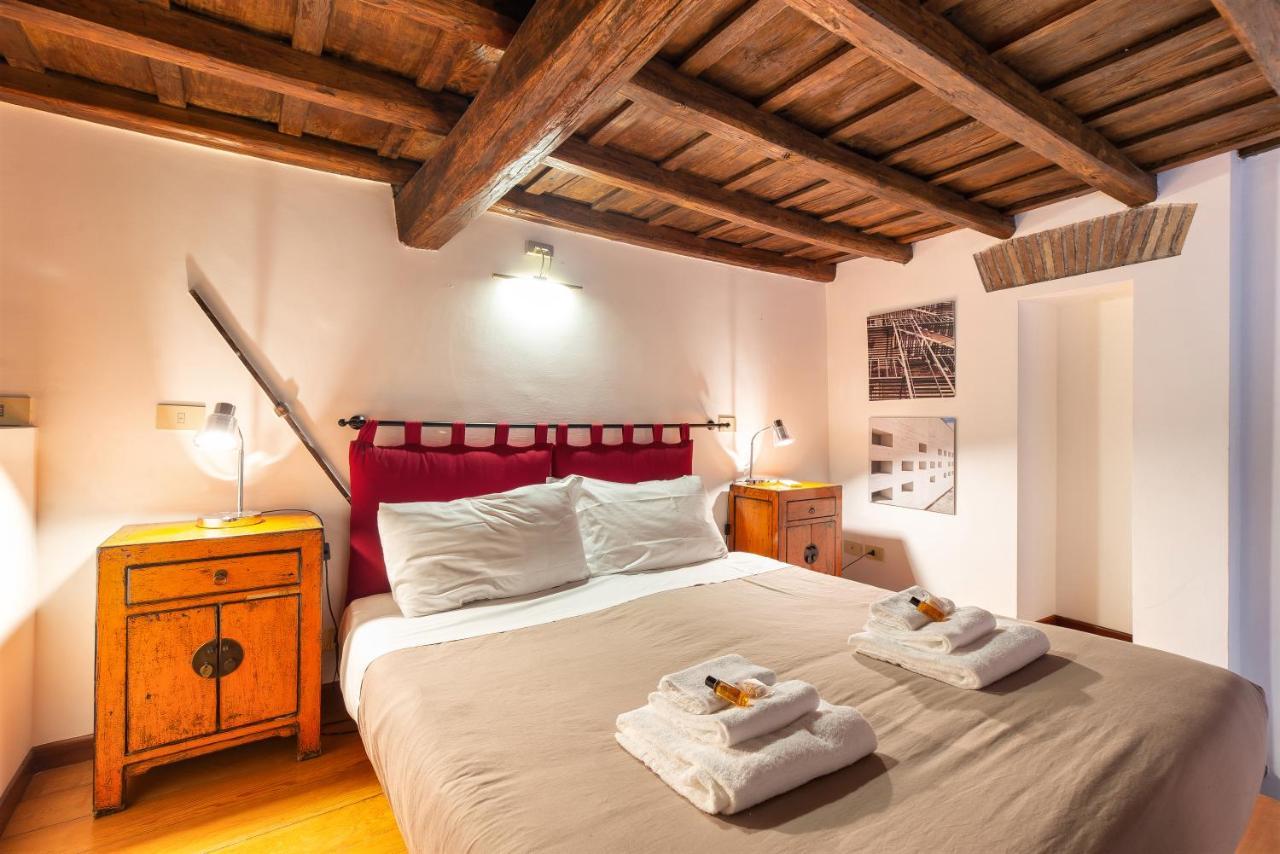Apartment Via Del Teatro Pace *