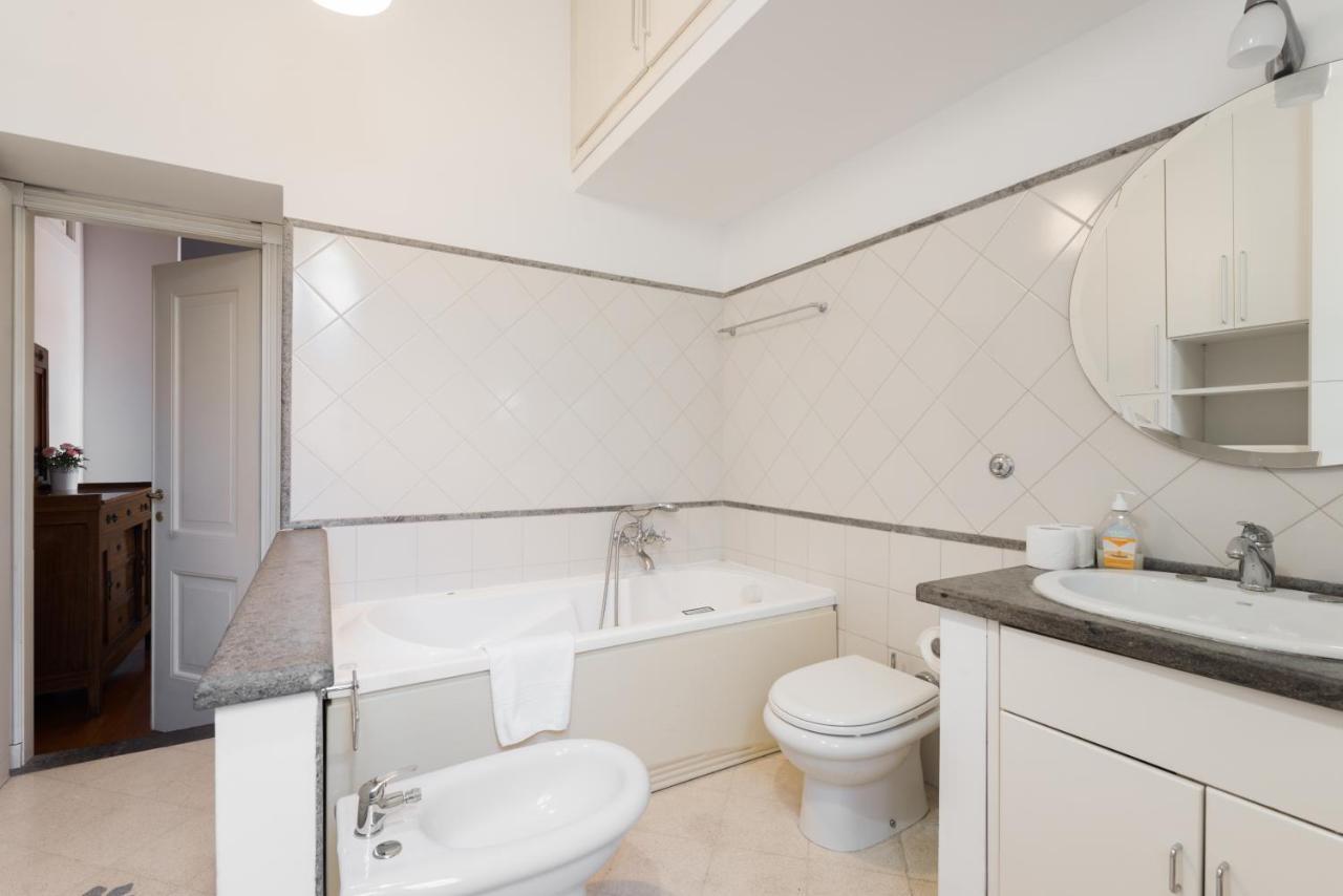 Apartment Via Del Teatro Pace